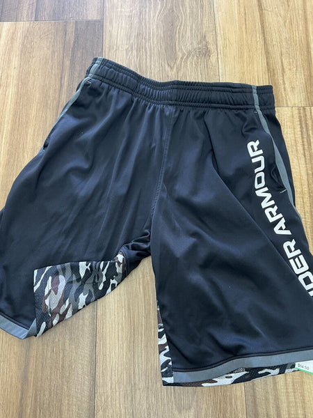 Black athletic short w/ camo trim side